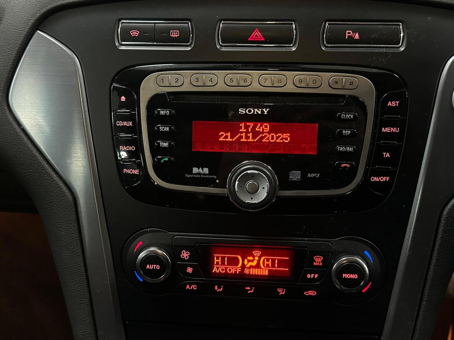 Used Ford Mondeo 2012 for sale - 76656127: Photo 18