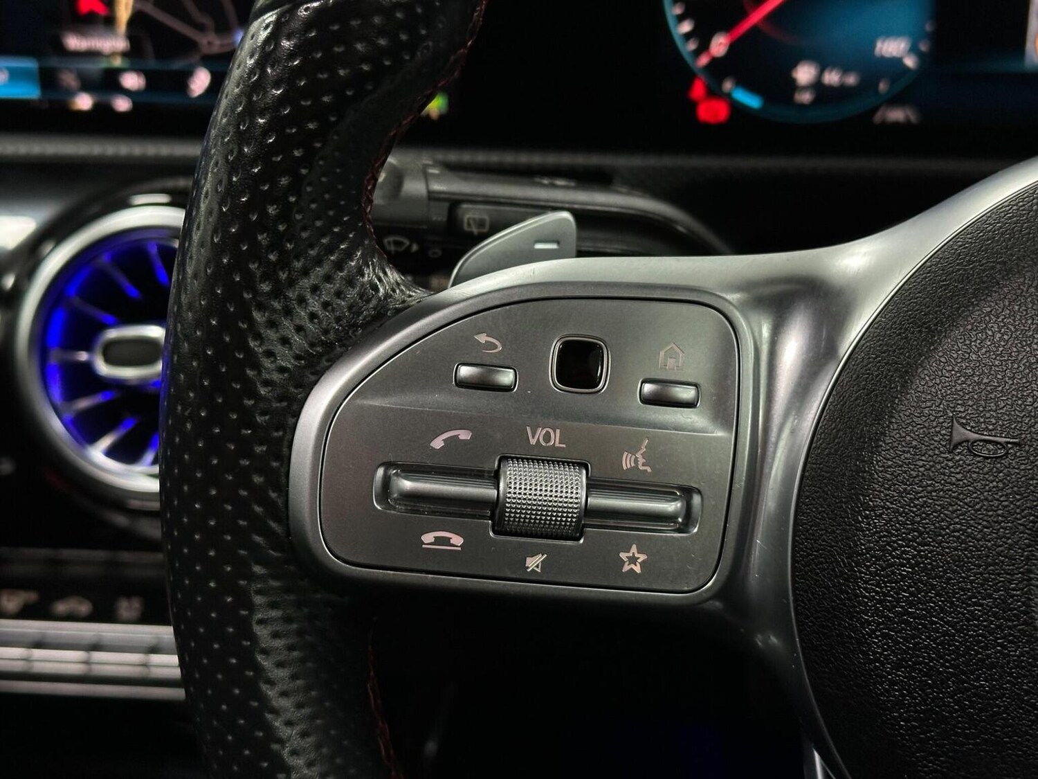 Used Mercedes-Benz A-Class 2018 for sale - 76656158: Photo 25