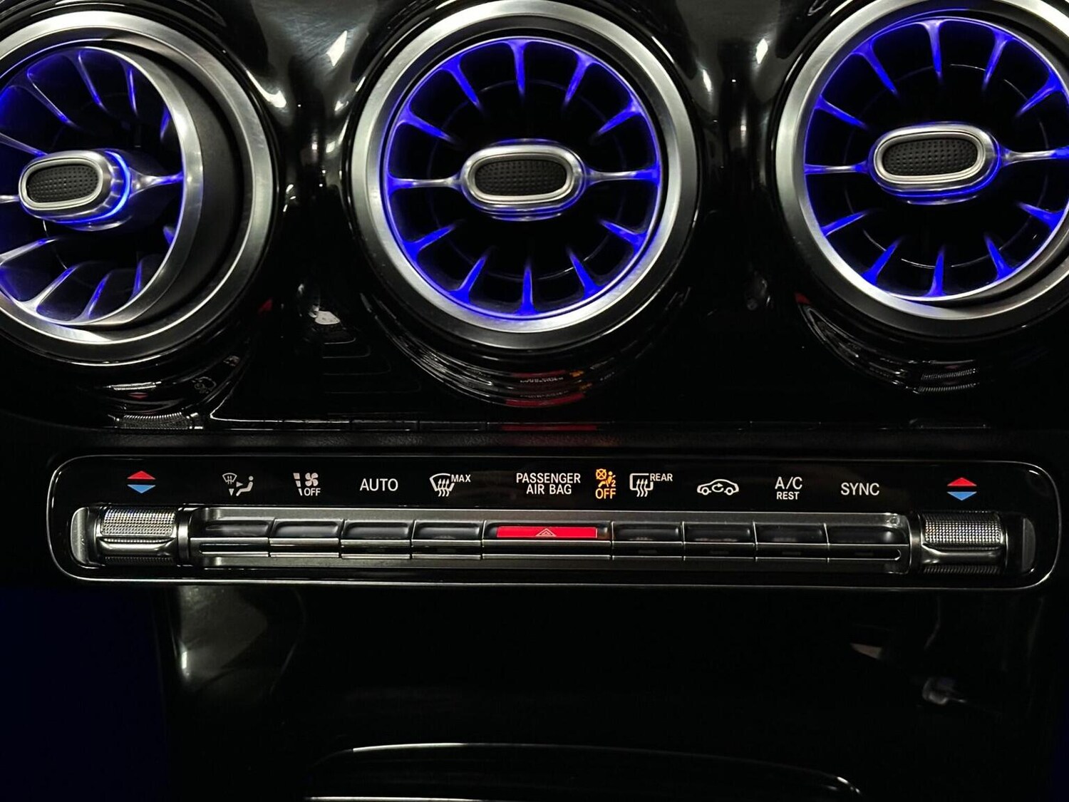 Used Mercedes-Benz A-Class 2018 for sale - 76656158: Photo 28