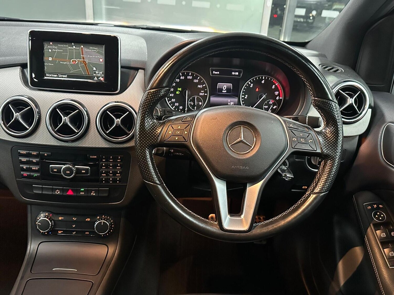 Used Mercedes-Benz B Class 2014 for sale - 76656087: Photo 17