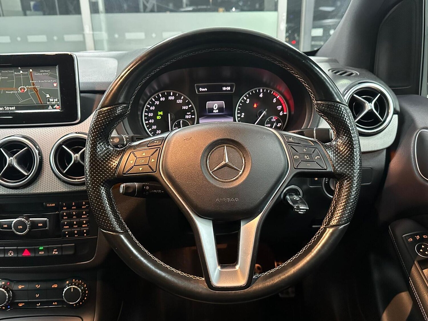 Used Mercedes-Benz B Class 2014 for sale - 76656087: Photo 18