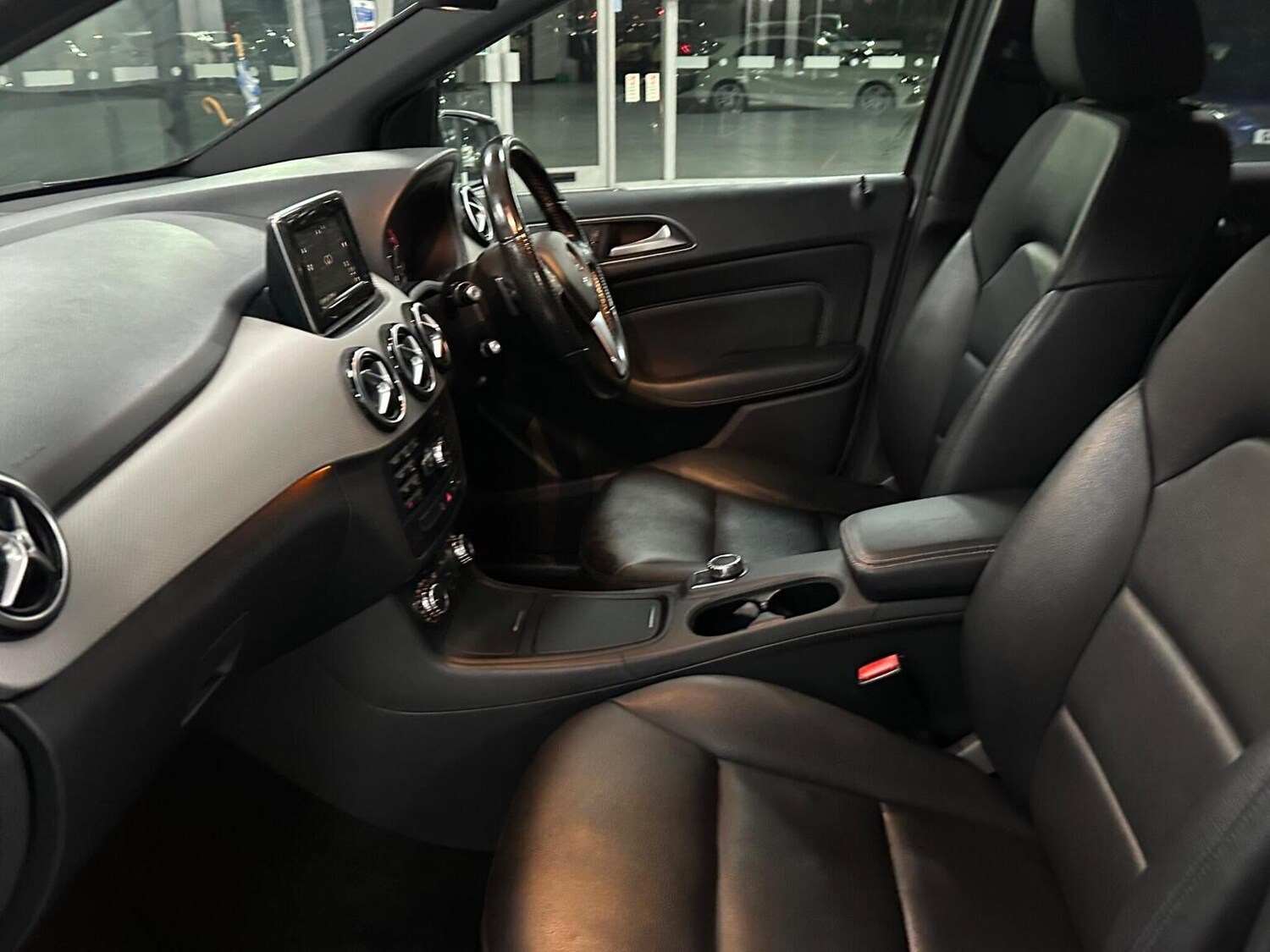 Used Mercedes-Benz B Class 2014 for sale - 76656087: Photo 38