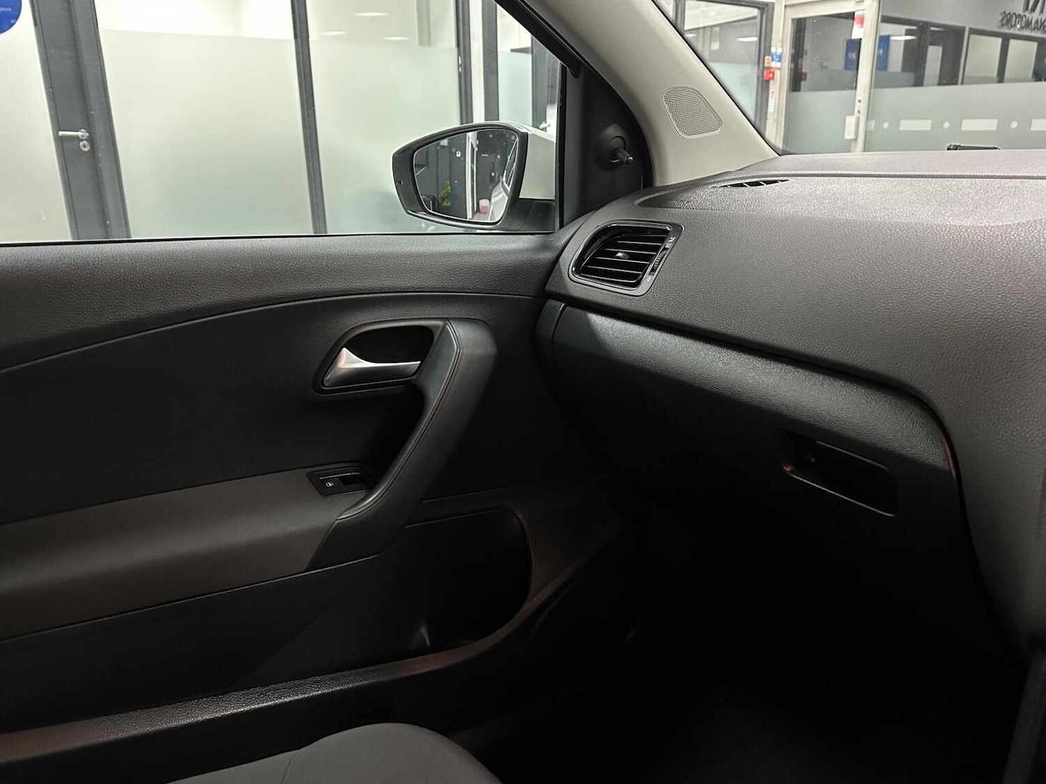 Used Volkswagen Polo 2014 for sale - 76935332: Photo 17