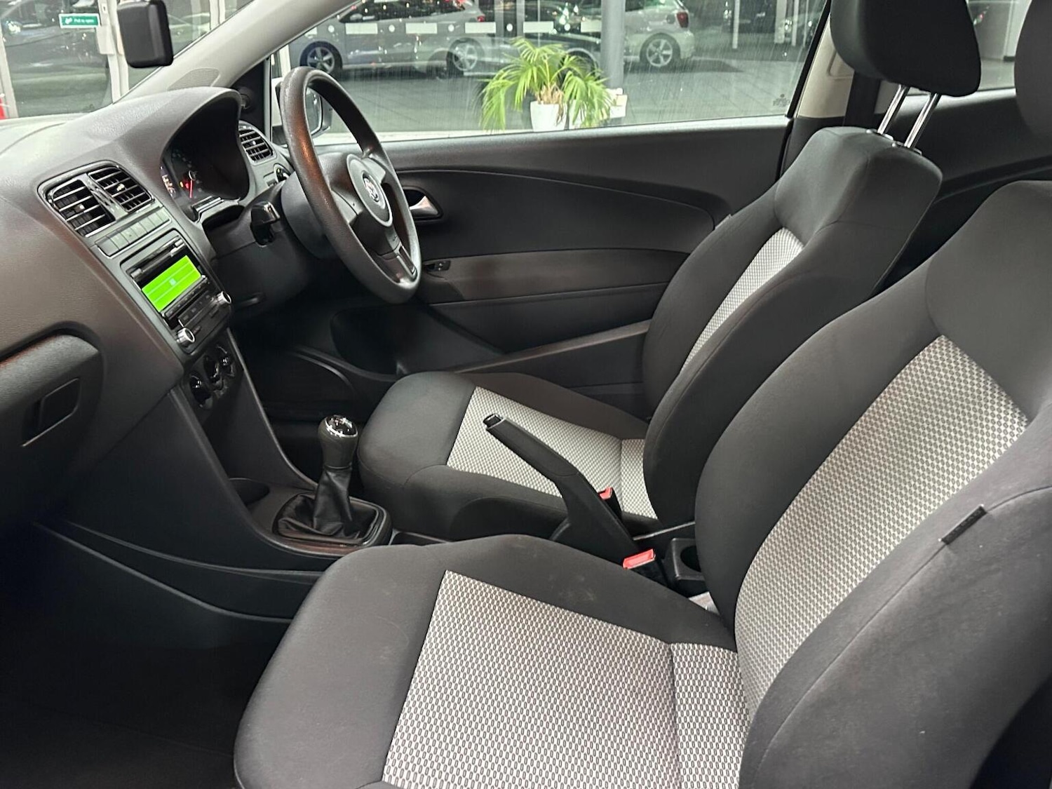 Used Volkswagen Polo 2014 for sale - 76935332: Photo 21