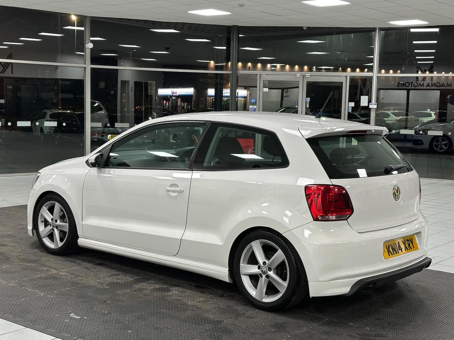 Used Volkswagen Polo 2014 for sale - 76935332: Photo 9