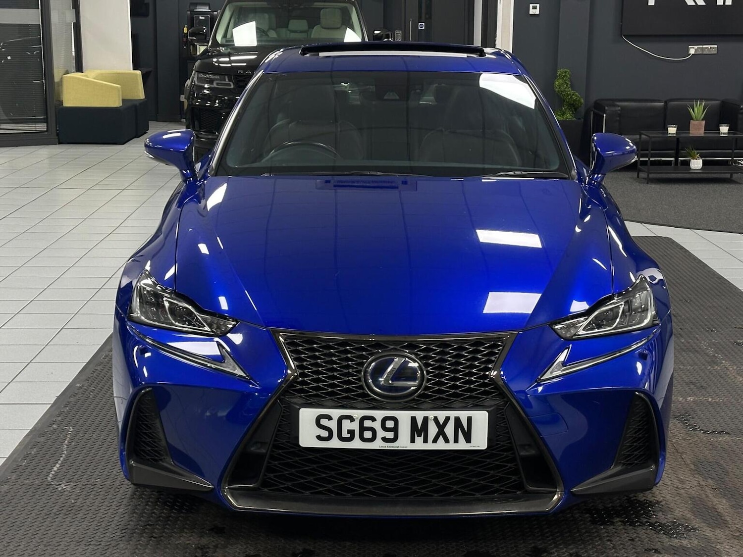 Used Lexus IS 2019 for sale - 76656077: Photo 4
