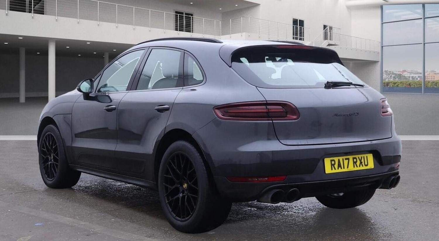 Used Porsche Macan 2017 for sale - 76799204: Photo 2