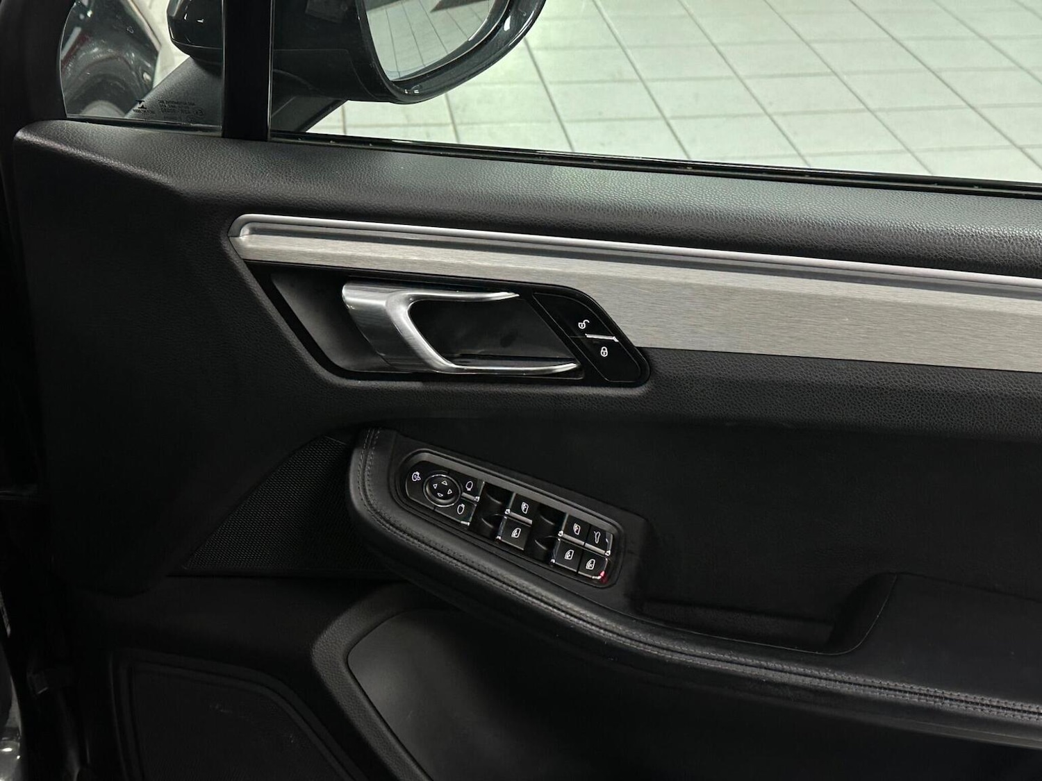 Used Porsche Macan 2017 for sale - 76799204: Photo 20