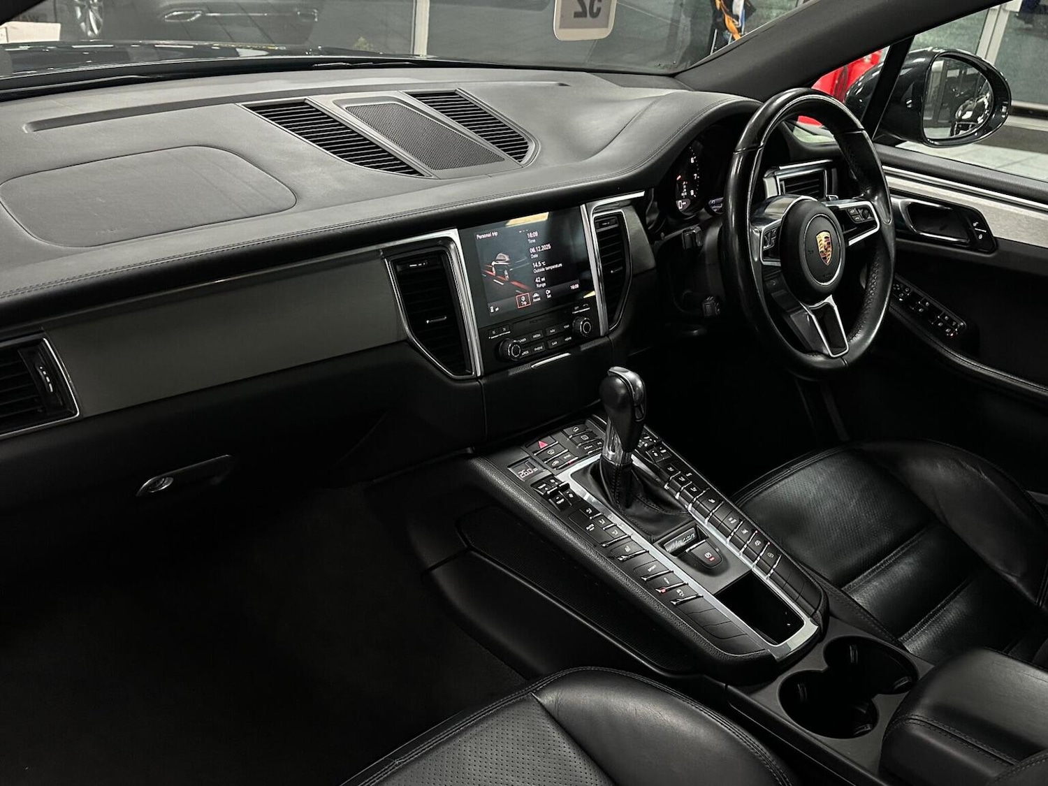 Used Porsche Macan 2017 for sale - 76799204: Photo 37