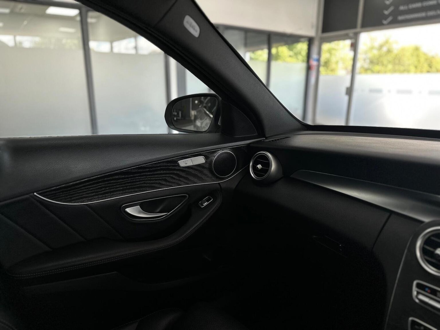 Used Mercedes-Benz C Class 2018 for sale - 77159309: Photo 31