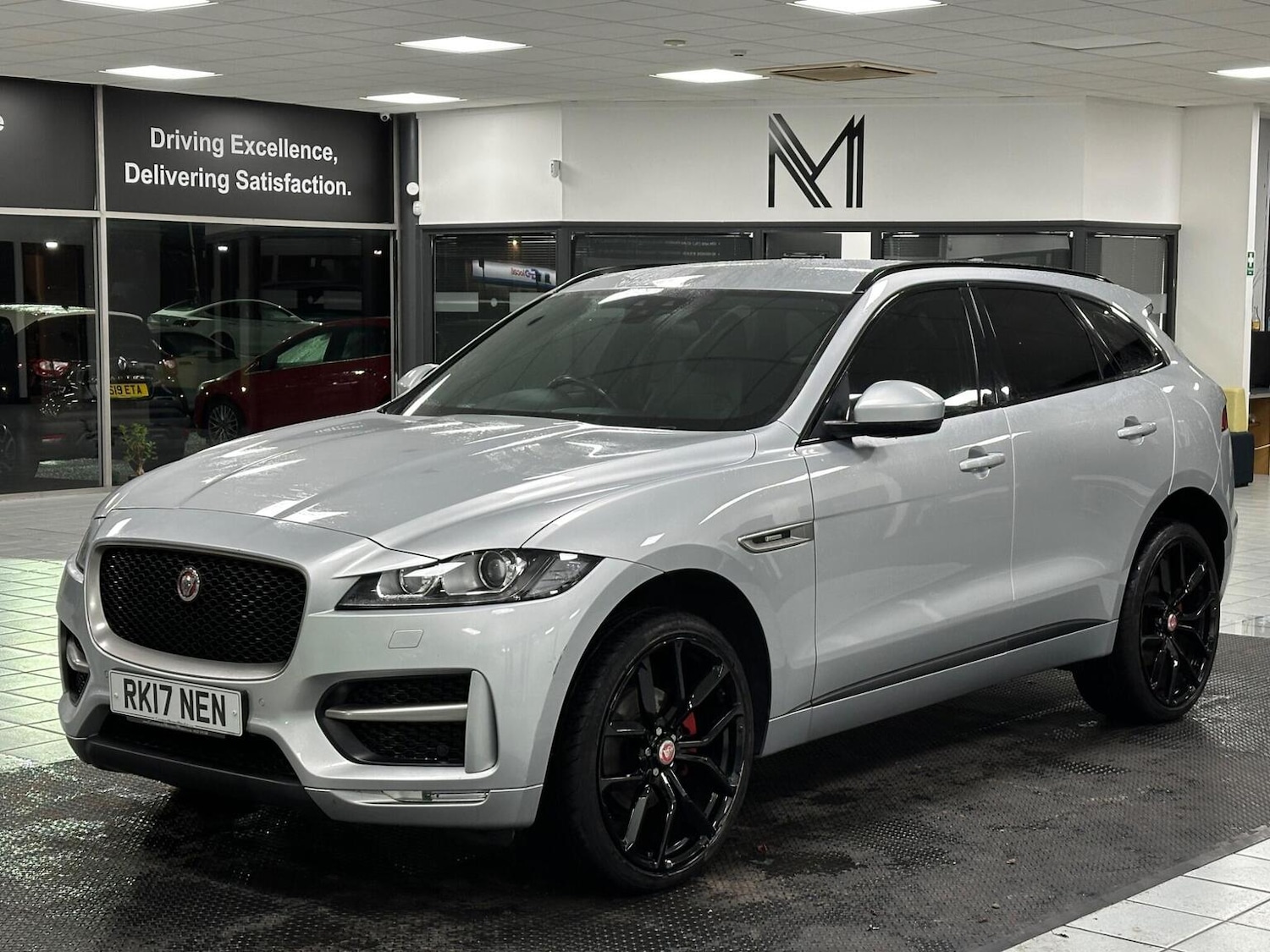 Used Jaguar F-Pace 2017 for sale - 77118517: Photo 5