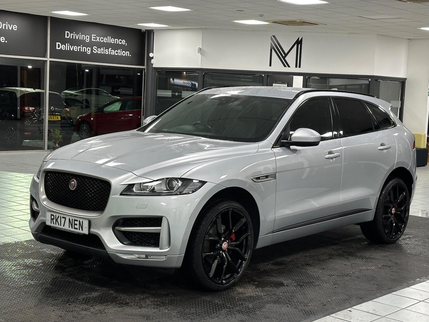 Used Jaguar F-Pace 2017 for sale - 77118517: Photo 7