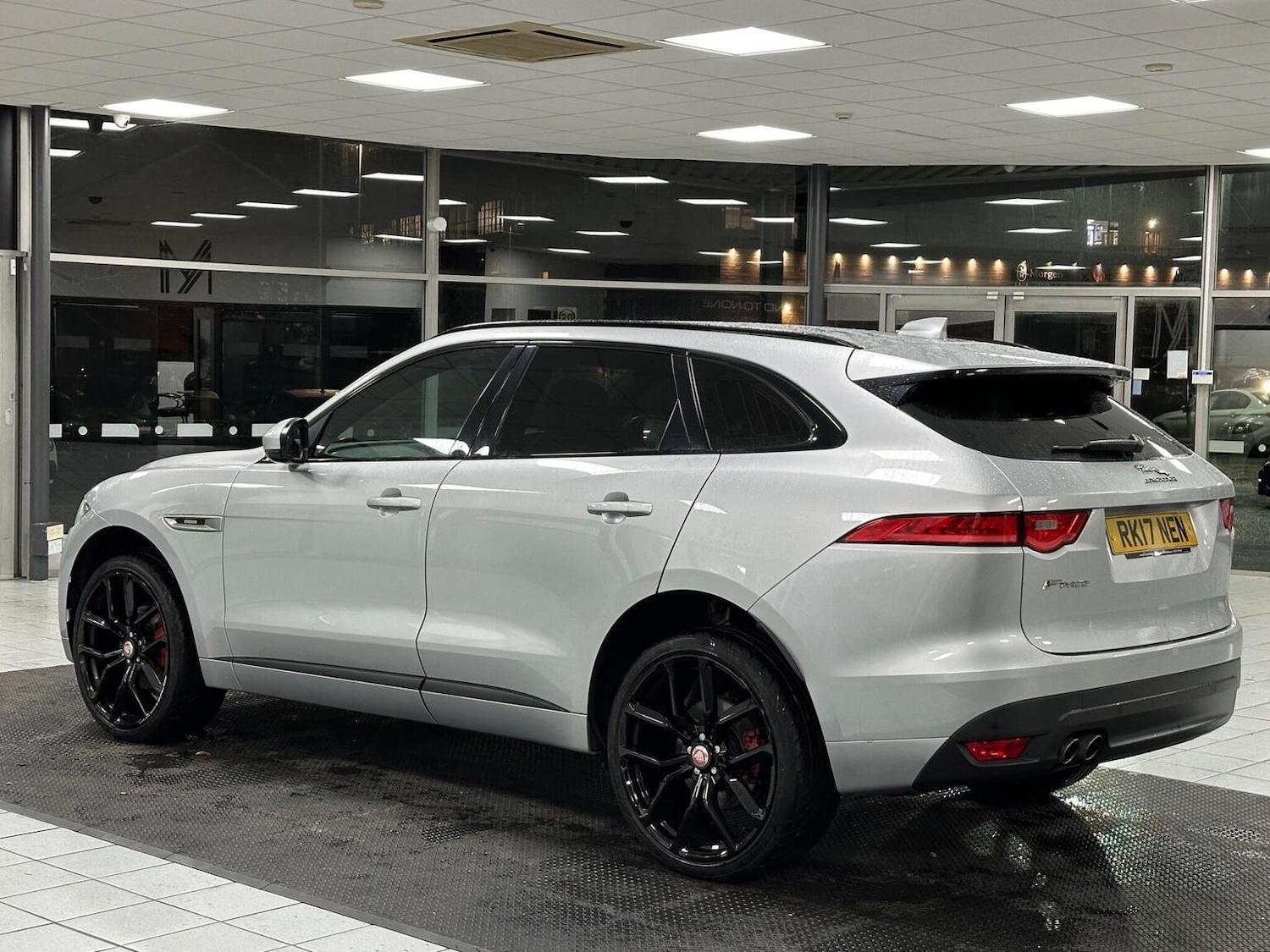 Used Jaguar F-Pace 2017 for sale - 77118517: Photo 9