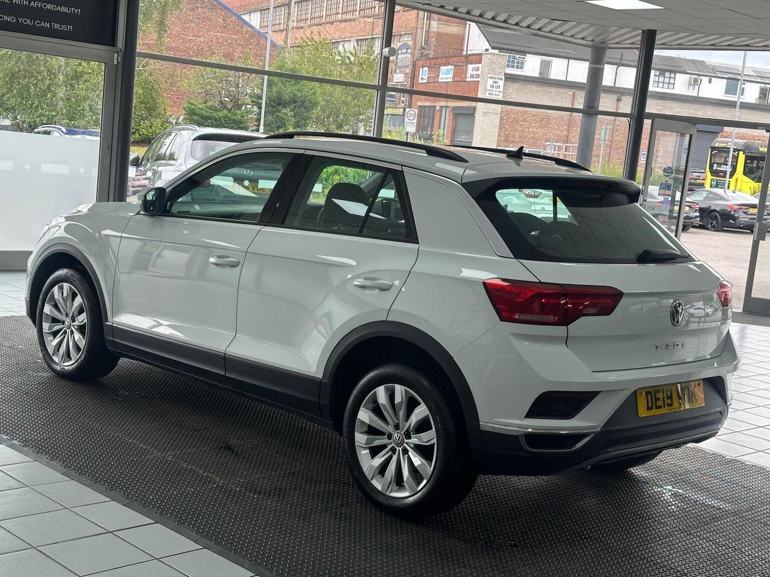 Used Volkswagen T-Roc 2019 for sale - 76794263: Photo 10