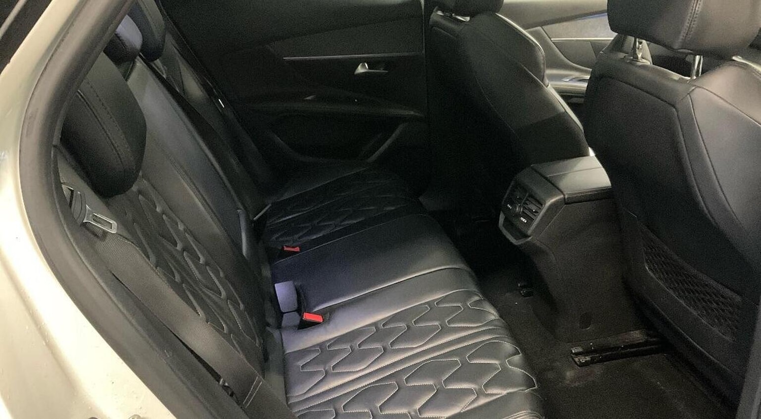 Used Peugeot 3008 2018 for sale - 77065635: Photo 5