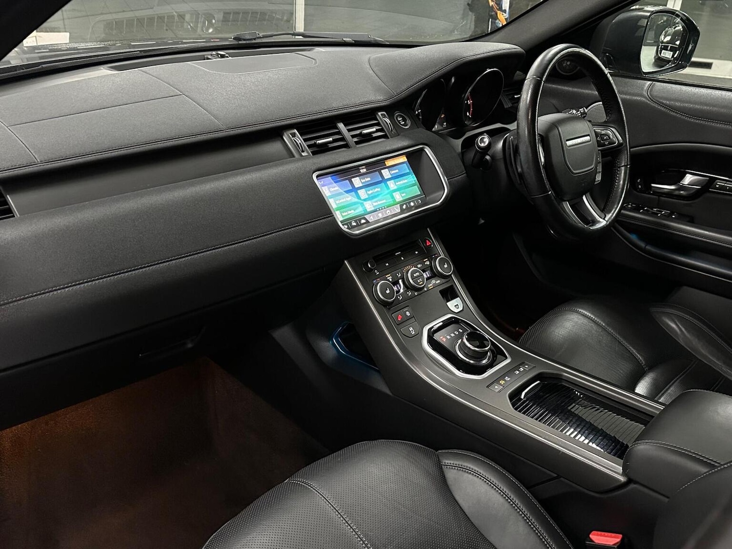 Used Land Rover Range Rover Evoque 2018 for sale - 76699370: Photo 38