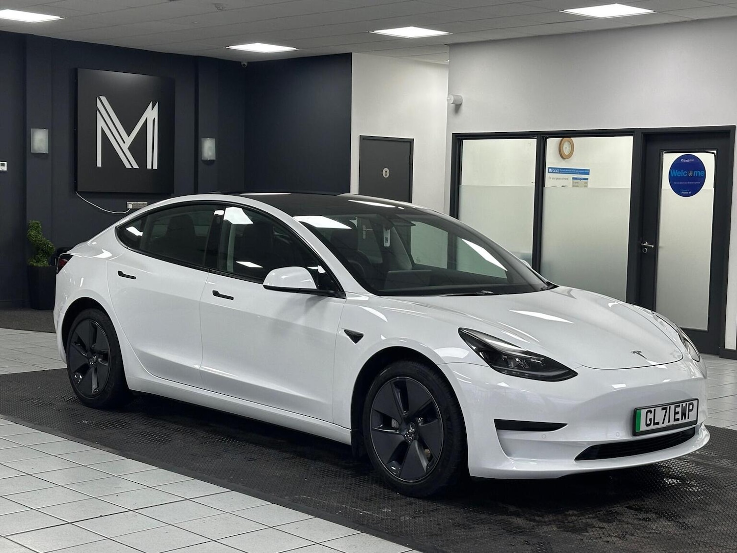 Used Tesla Model 3 2021 for sale - 76784955: Photo 2