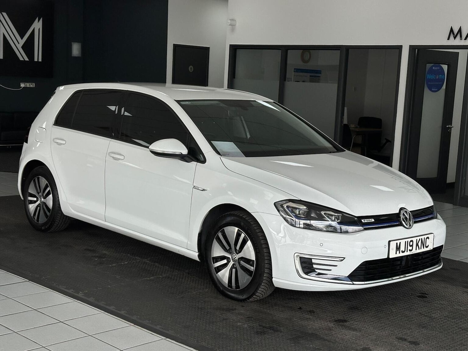 Used Volkswagen Golf 2019 for sale - 76891740: Photo 1
