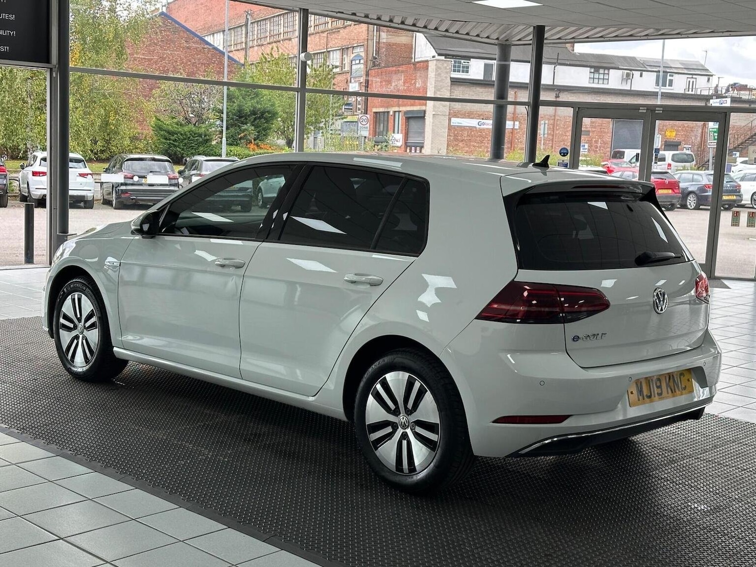 Used Volkswagen Golf 2019 for sale - 76891740: Photo 9