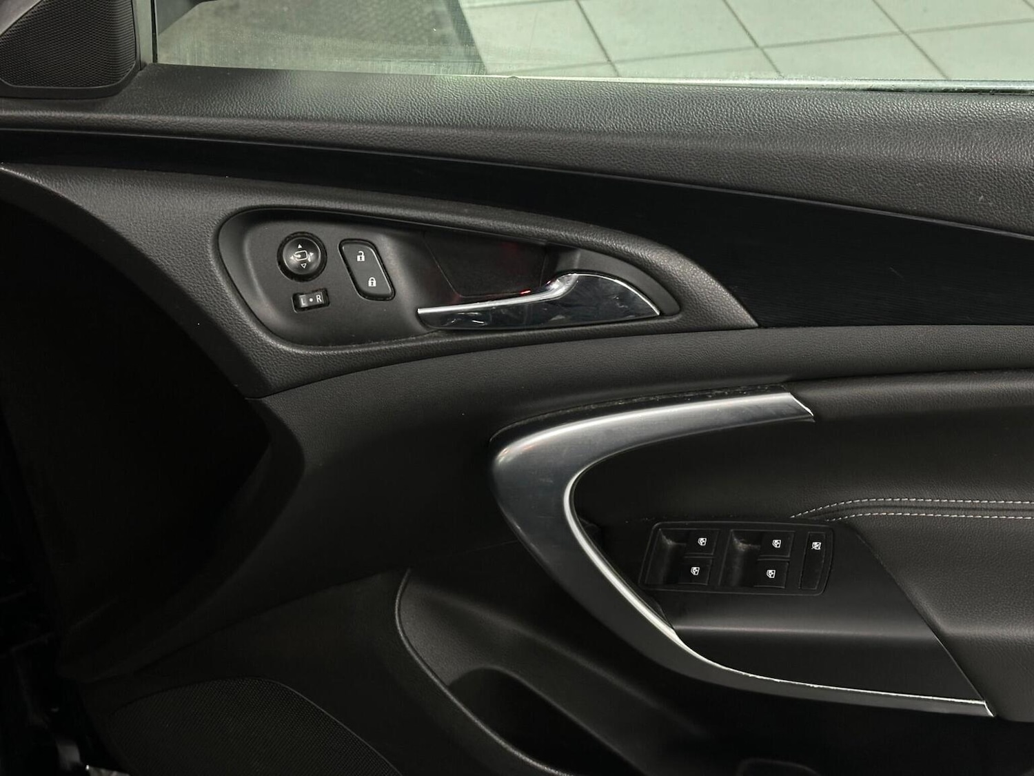 Used Vauxhall Insignia 2015 for sale - 76769736: Photo 9