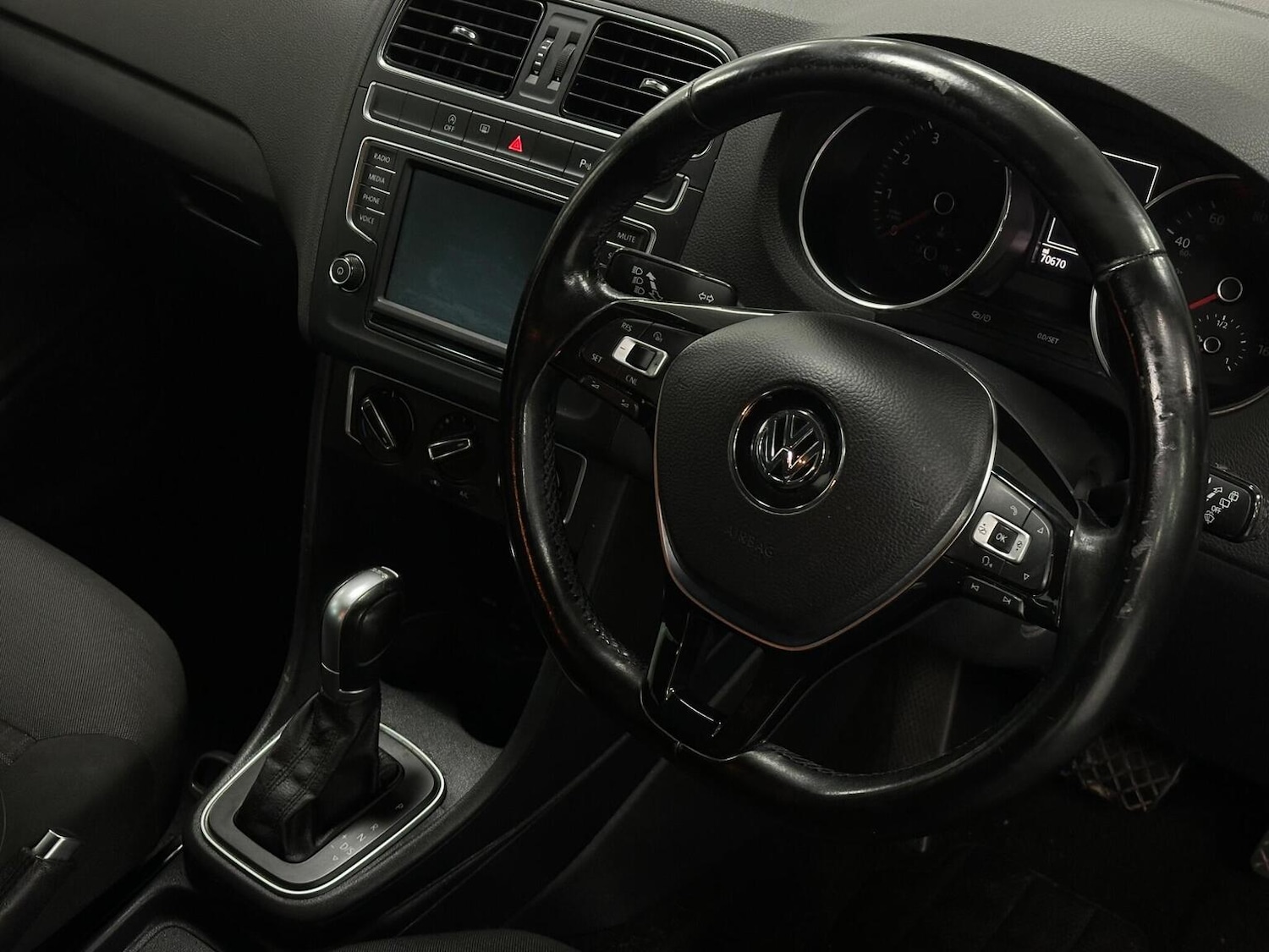 Used Volkswagen Polo 2017 for sale - 76877608: Photo 14