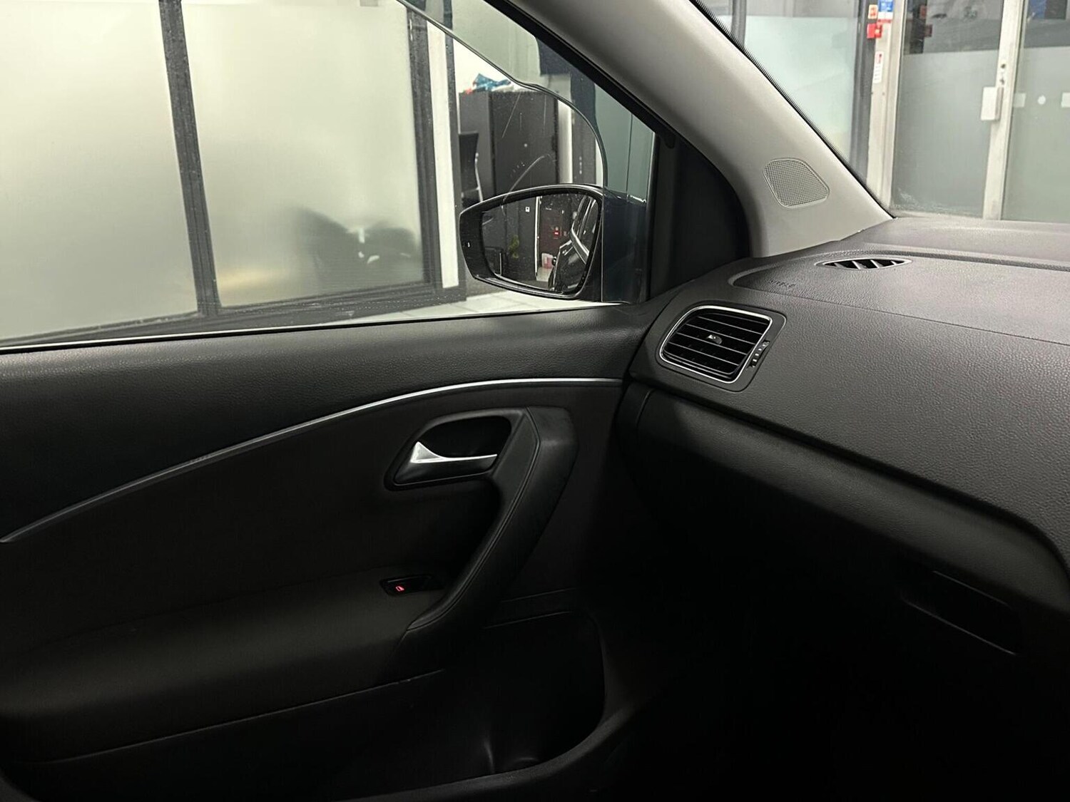 Used Volkswagen Polo 2017 for sale - 76877608: Photo 28