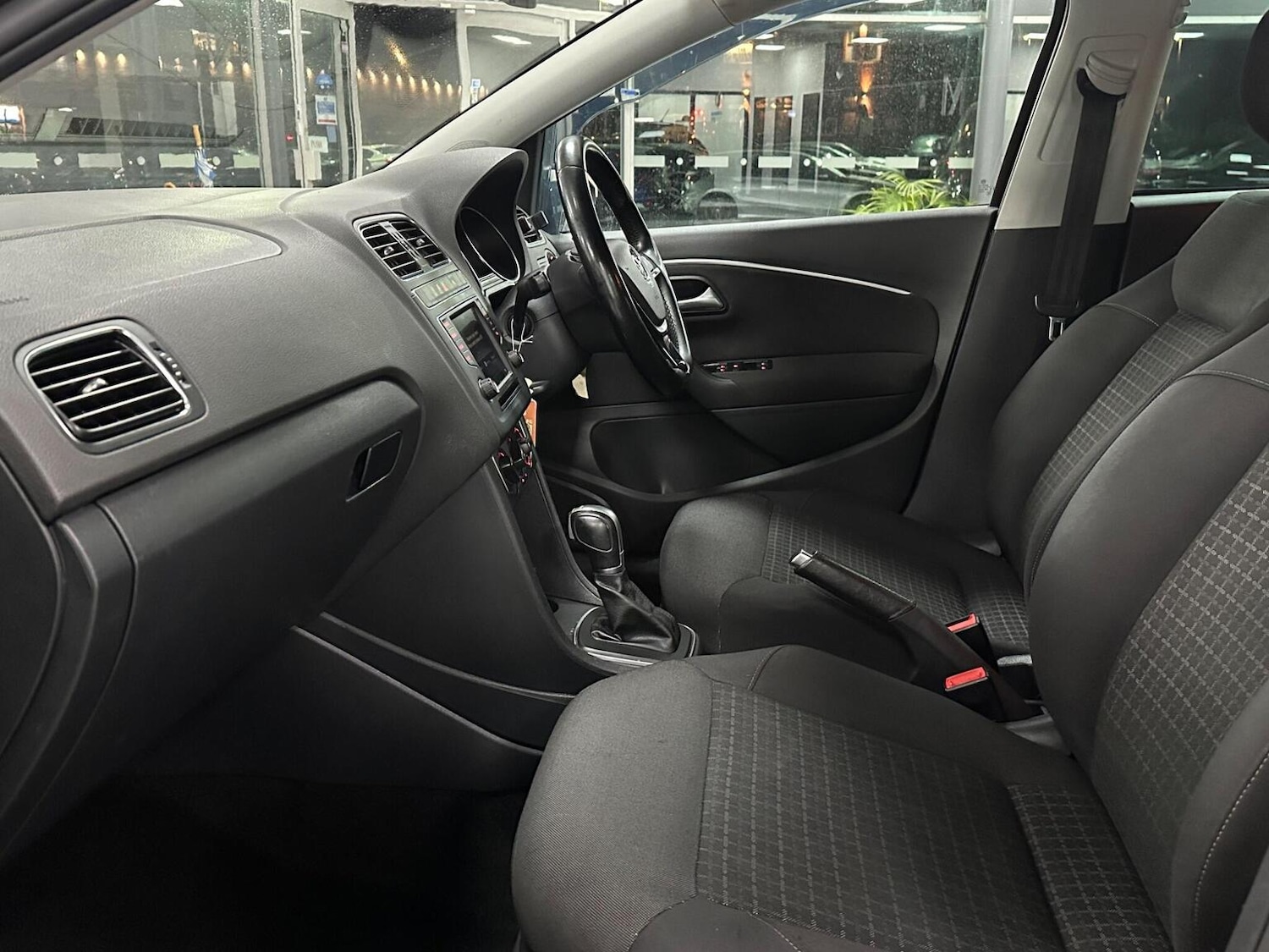 Used Volkswagen Polo 2017 for sale - 76877608: Photo 36