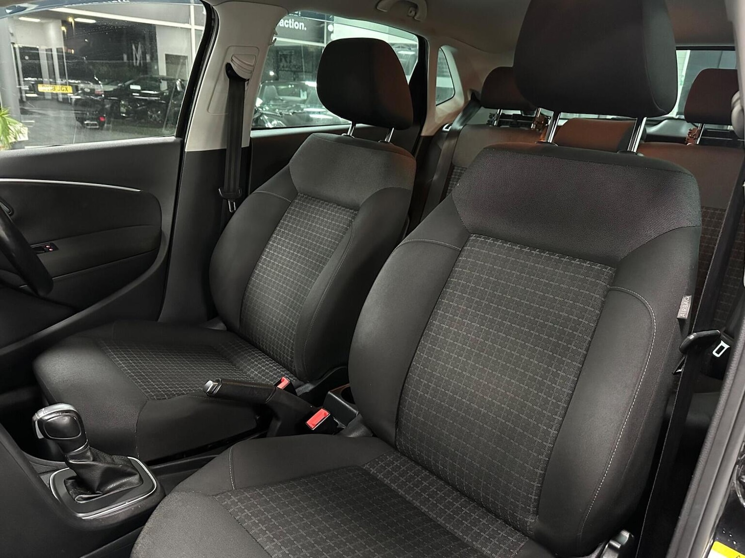 Used Volkswagen Polo 2017 for sale - 76877608: Photo 37