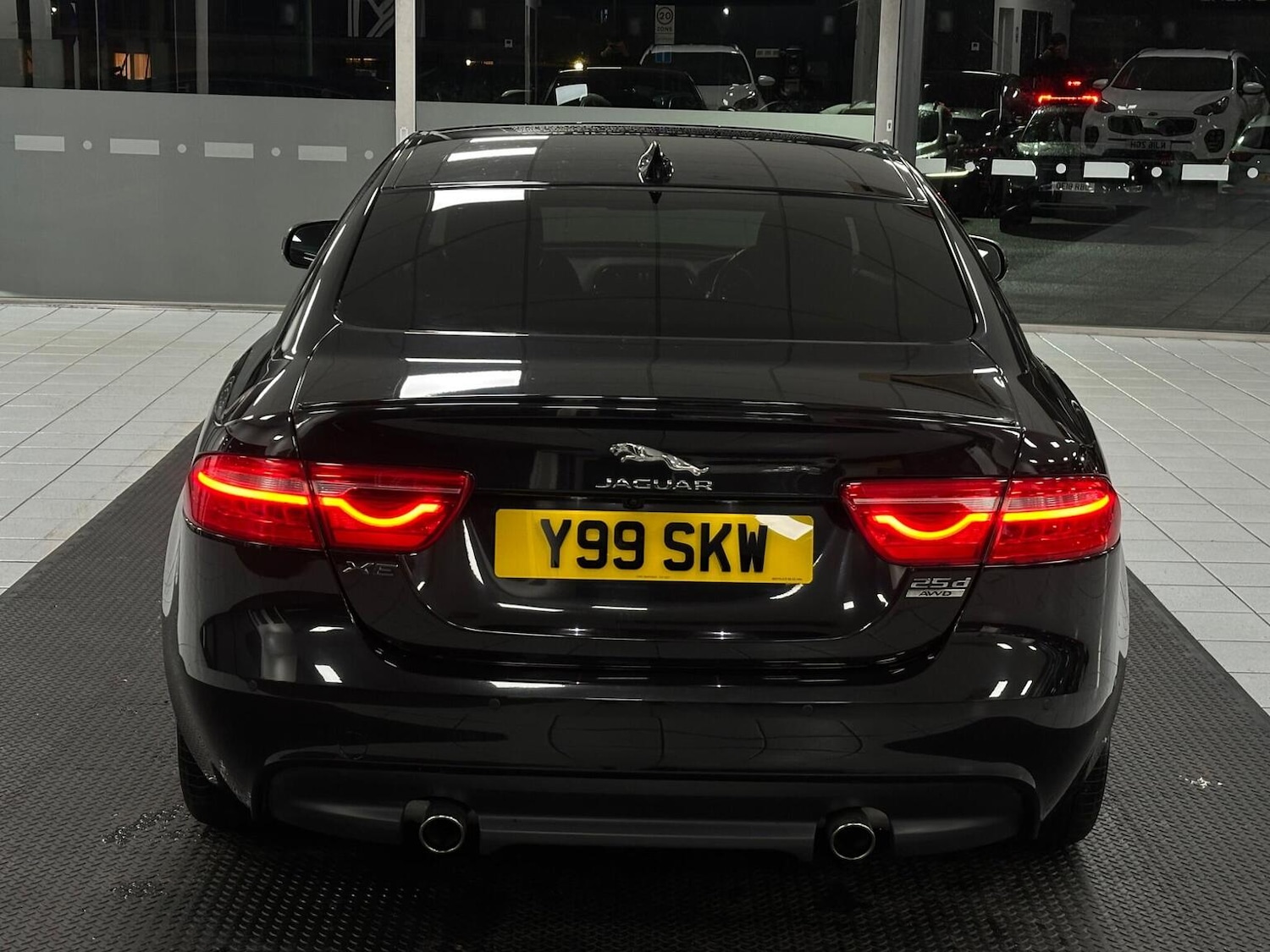 Used Jaguar XE 2017 for sale - 76656240: Photo 11