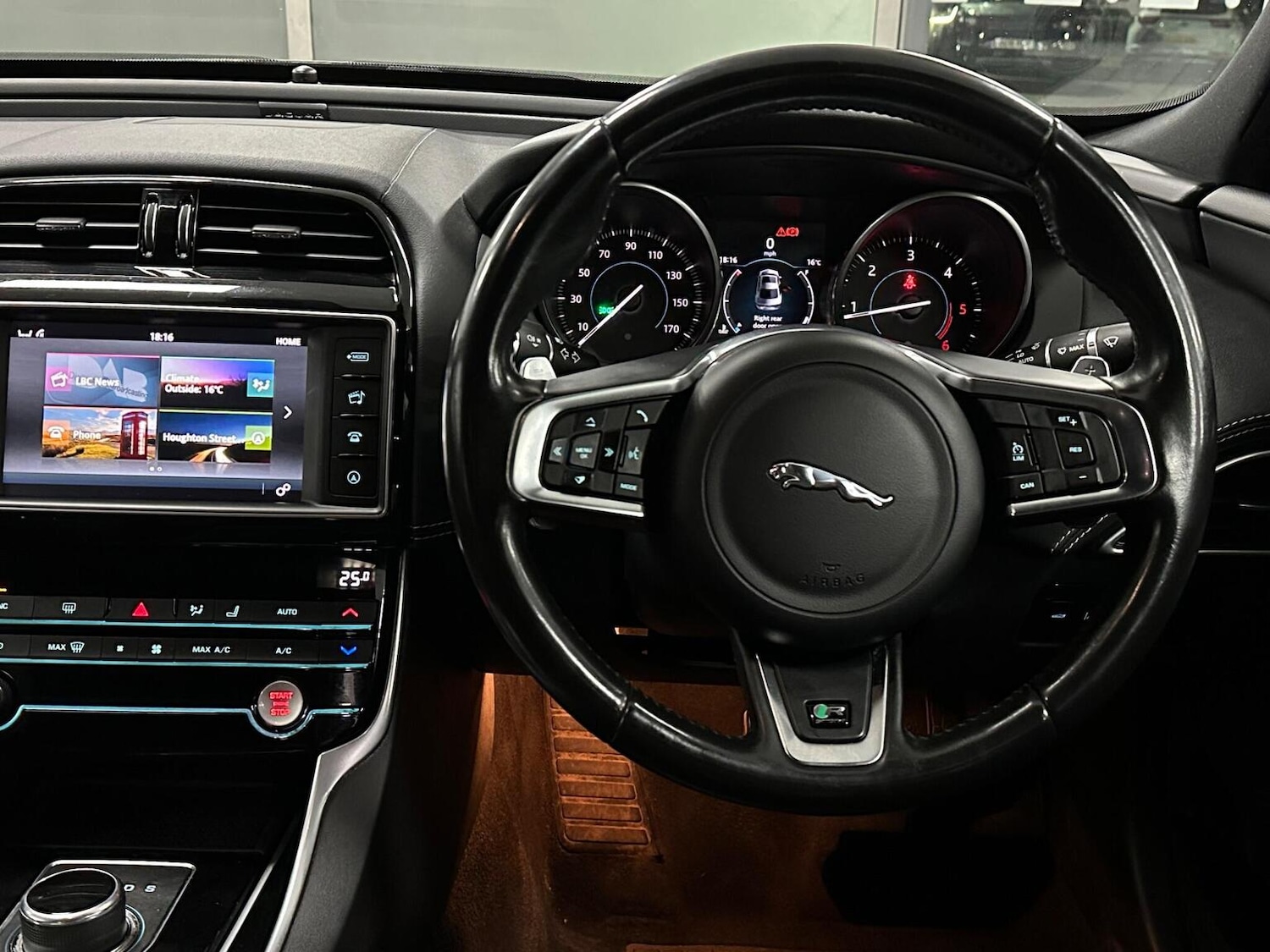 Used Jaguar XE 2017 for sale - 76656240: Photo 16