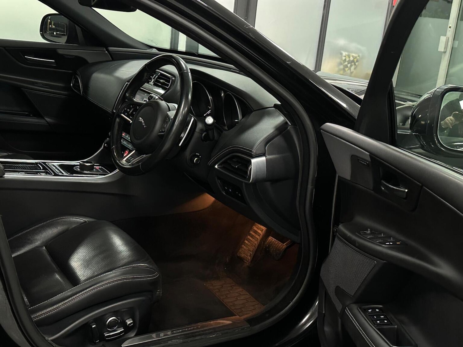 Used Jaguar XE 2017 for sale - 76656240: Photo 19