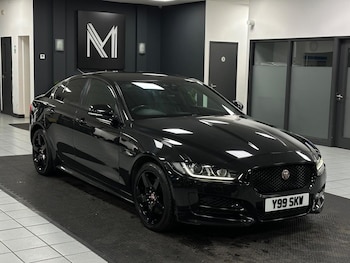 Used Jaguar XE 2017 for sale - 76656240: Photo