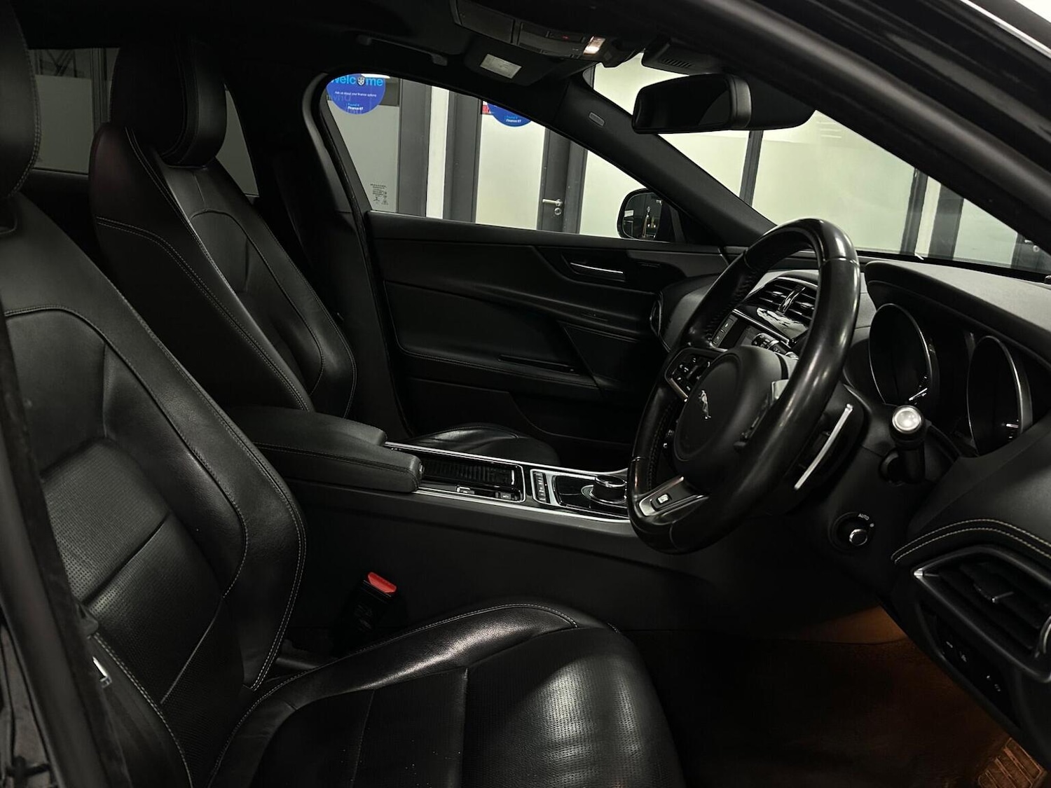 Used Jaguar XE 2017 for sale - 76656240: Photo 20