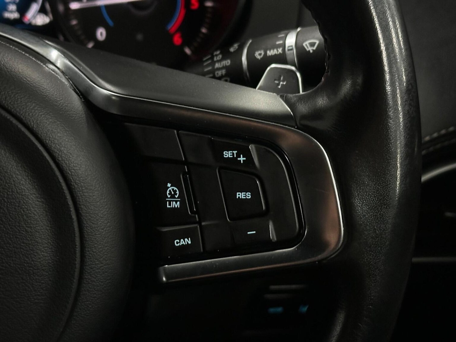 Used Jaguar XE 2017 for sale - 76656240: Photo 24