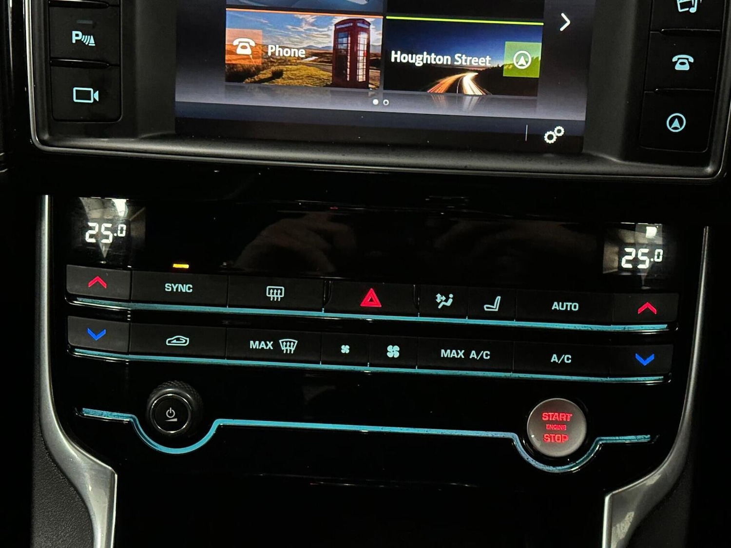 Used Jaguar XE 2017 for sale - 76656240: Photo 26