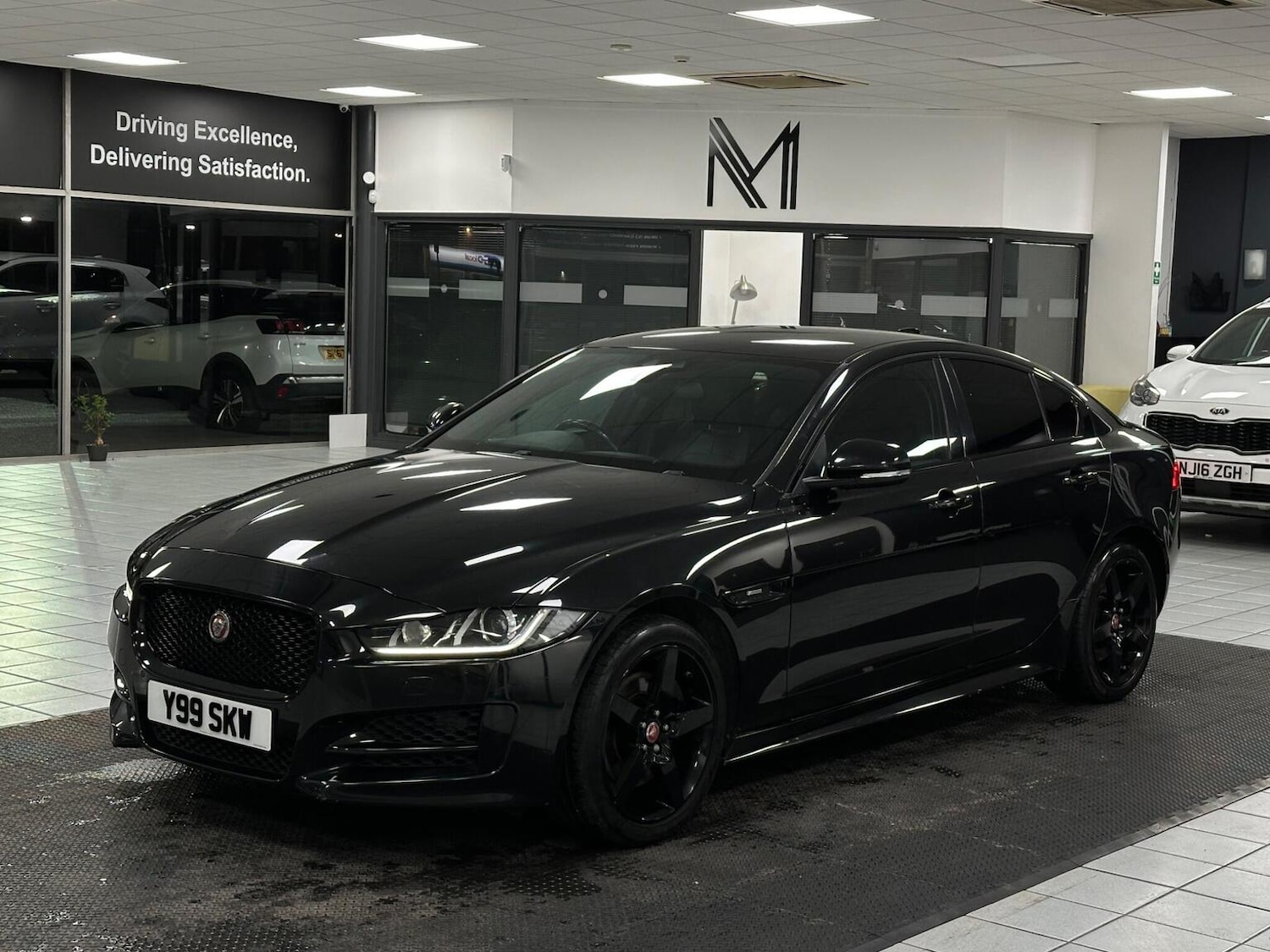 Used Jaguar XE 2017 for sale - 76656240: Photo 5