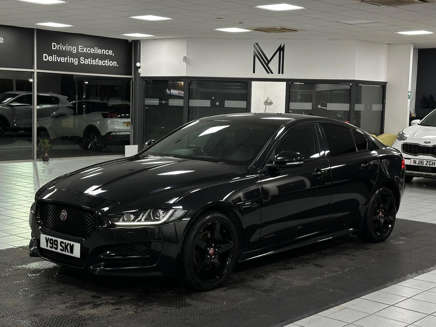 Used Jaguar XE 2017 for sale - 76656240: Photo 6