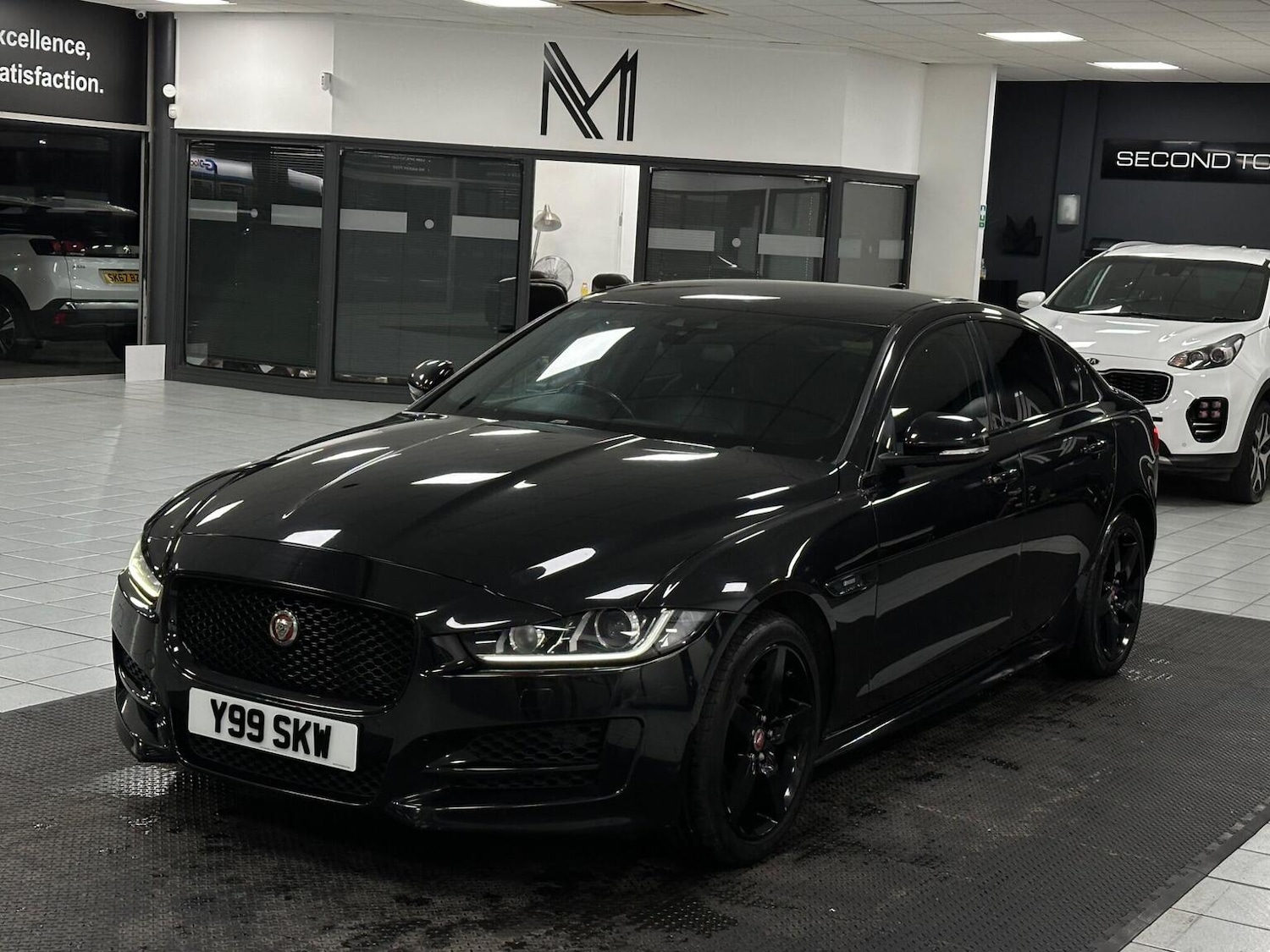 Used Jaguar XE 2017 for sale - 76656240: Photo 7