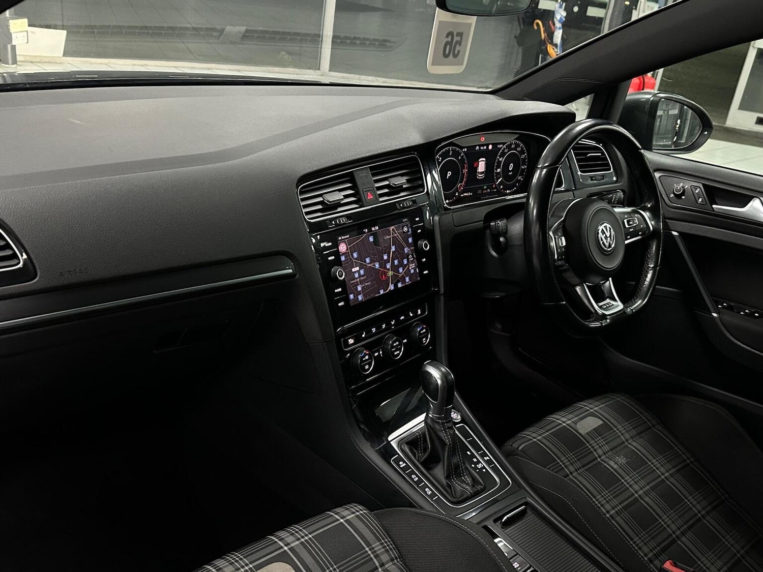 Used Volkswagen Golf 2019 for sale - 76911097: Photo 38