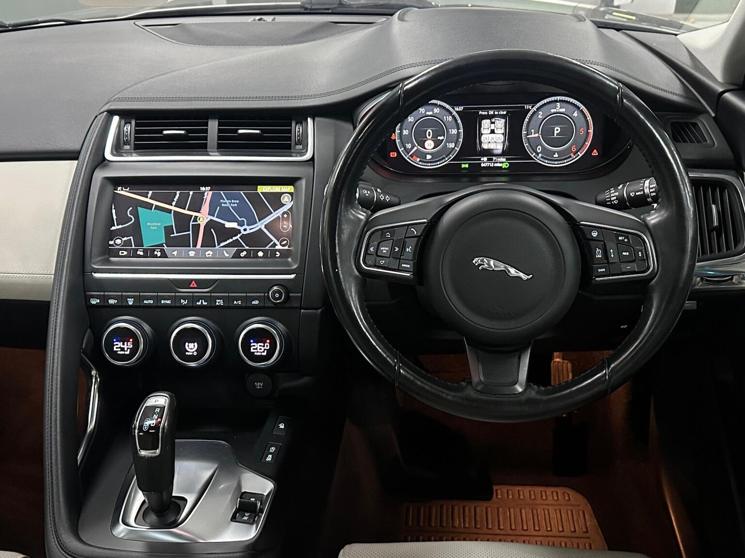 Used Jaguar E-Pace 2018 for sale - 76712672: Photo 17