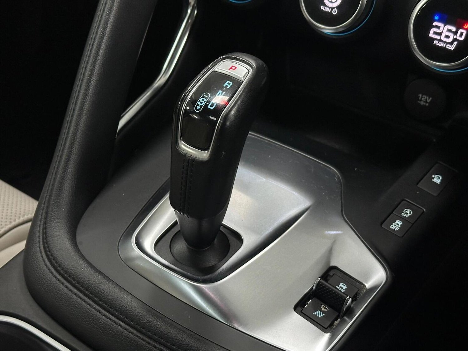 Used Jaguar E-Pace 2018 for sale - 76712672: Photo 24