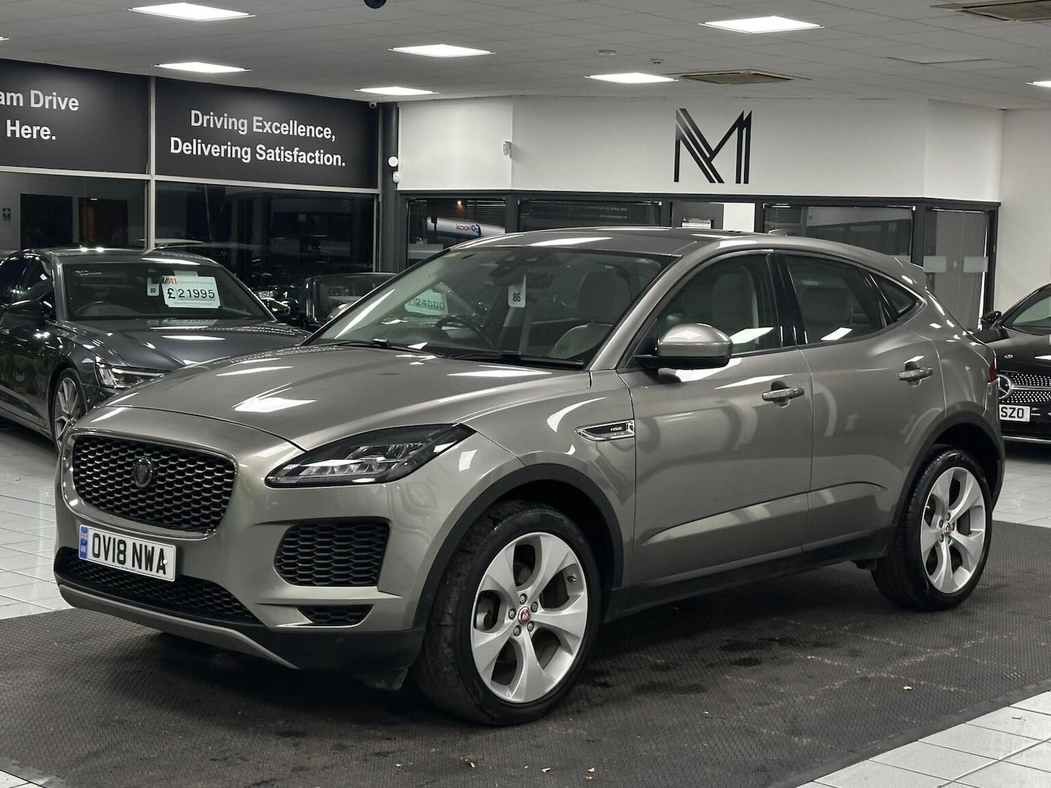 Used Jaguar E-Pace 2018 for sale - 76712672: Photo 6