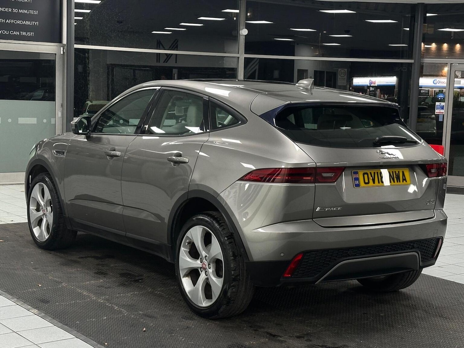 Used Jaguar E-Pace 2018 for sale - 76712672: Photo 8