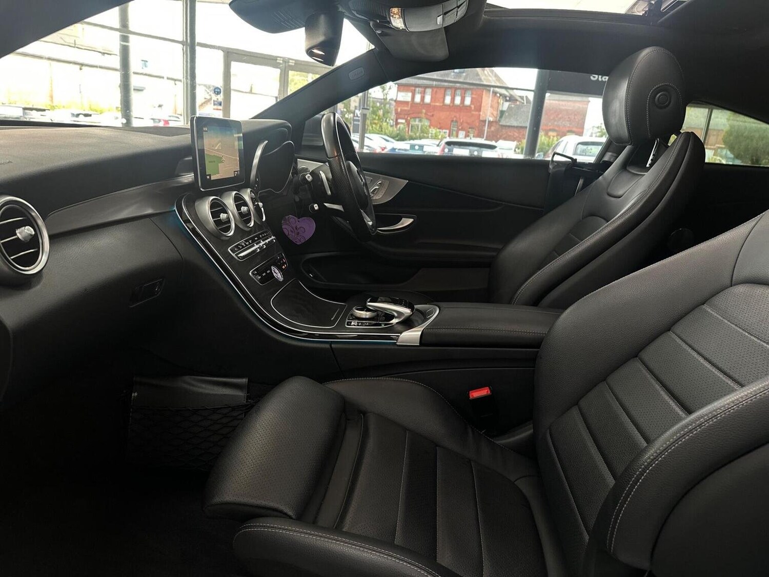 Used Mercedes-Benz C Class 2018 for sale - 76656230: Photo 32