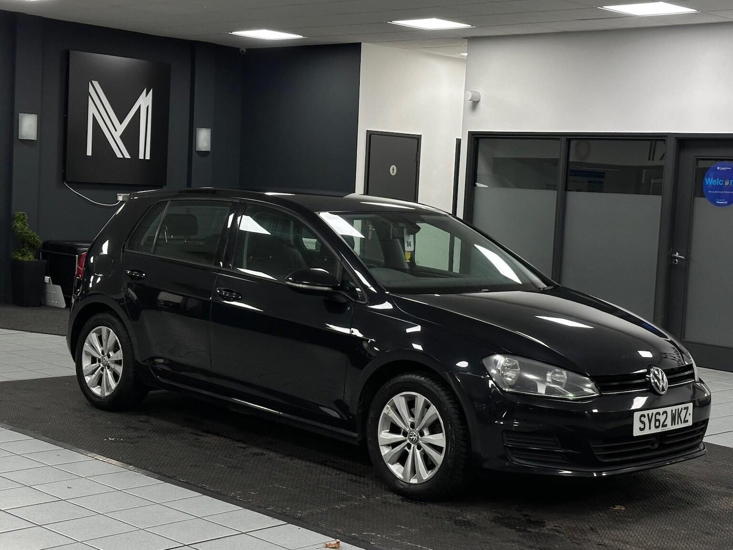 Used Volkswagen Golf 2013 for sale - 76769800: Photo 2