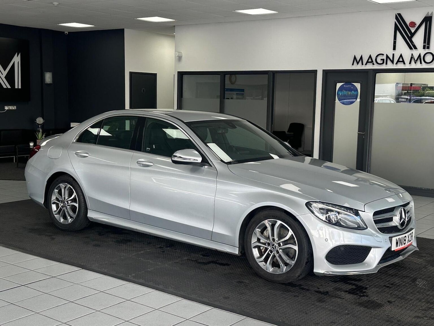 Used Mercedes-Benz C Class 2018 for sale - 76656212: Photo 2