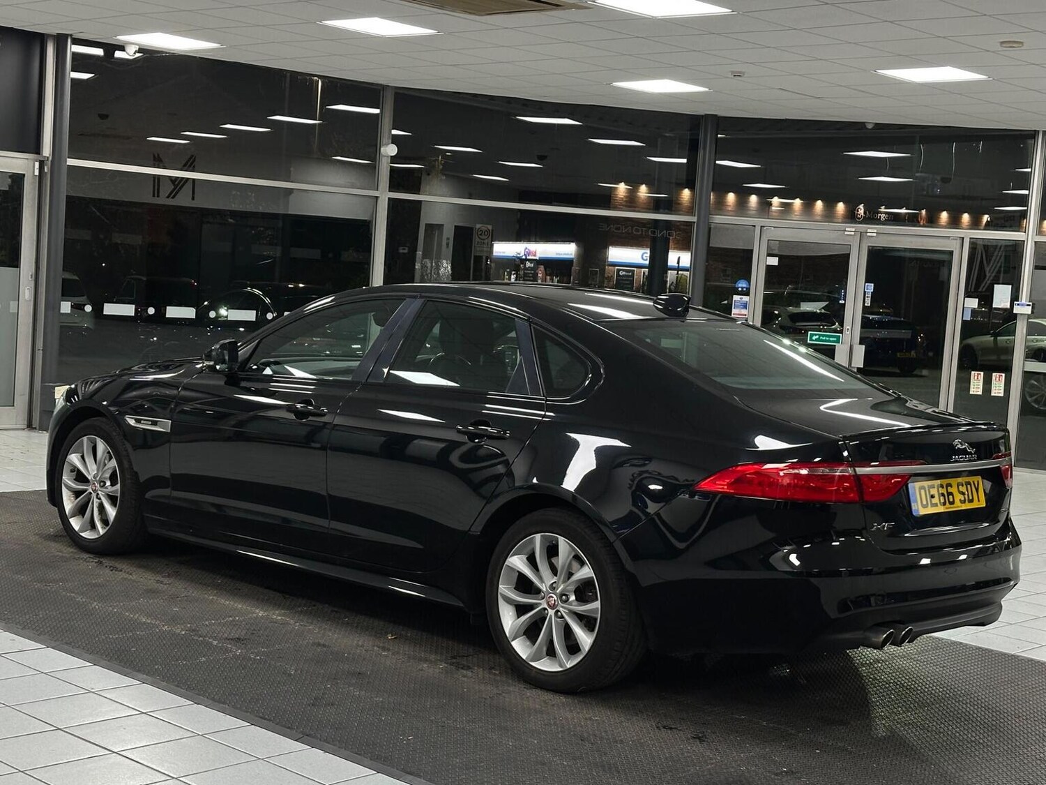 Used Jaguar XF 2017 for sale - 76656229: Photo 10