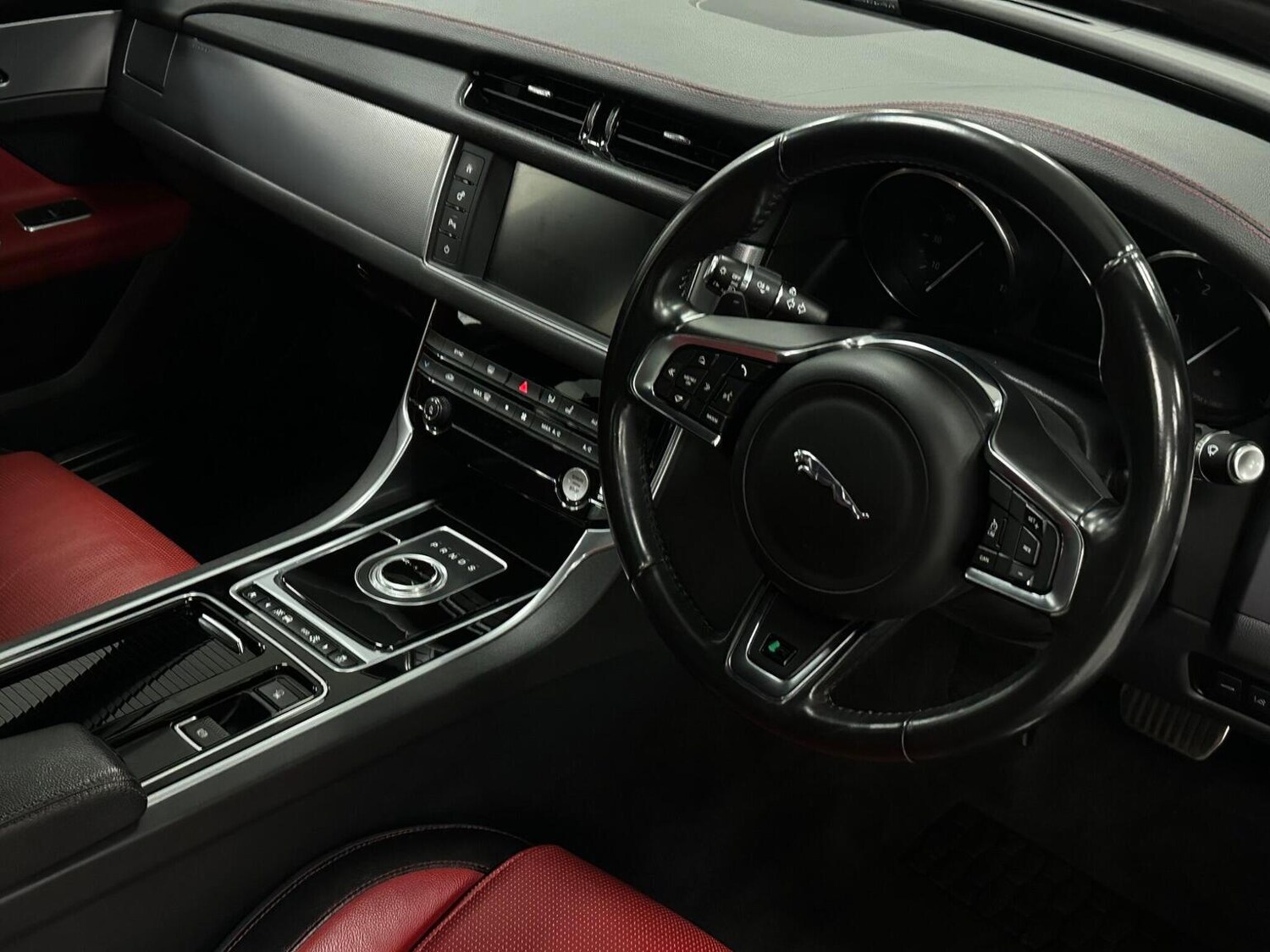 Used Jaguar XF 2017 for sale - 76656229: Photo 16