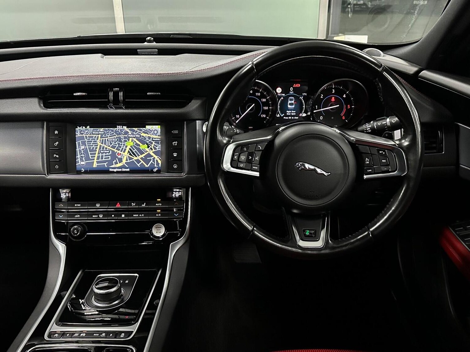 Used Jaguar XF 2017 for sale - 76656229: Photo 18