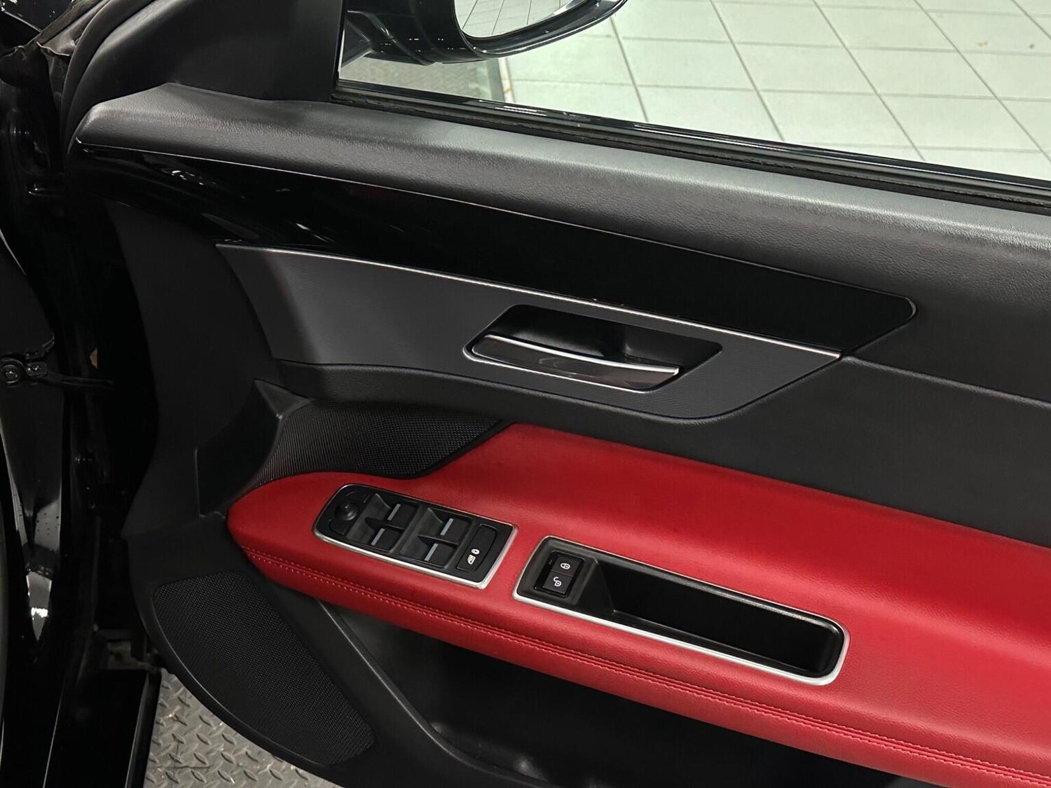 Used Jaguar XF 2017 for sale - 76656229: Photo 20